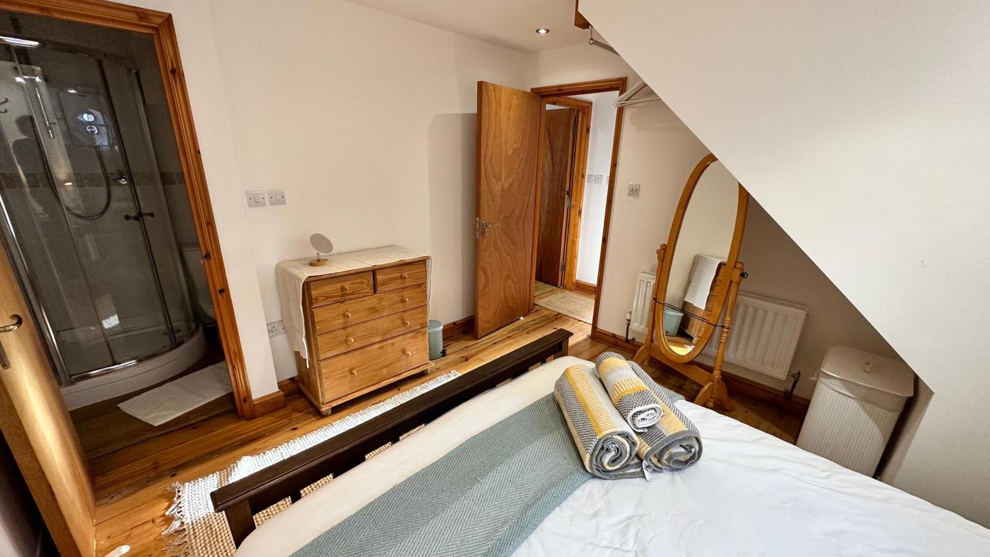 Penthouse 3 - Spacious Harbourside Apartment With Stunning Sea Views 펜젠스 외부 사진