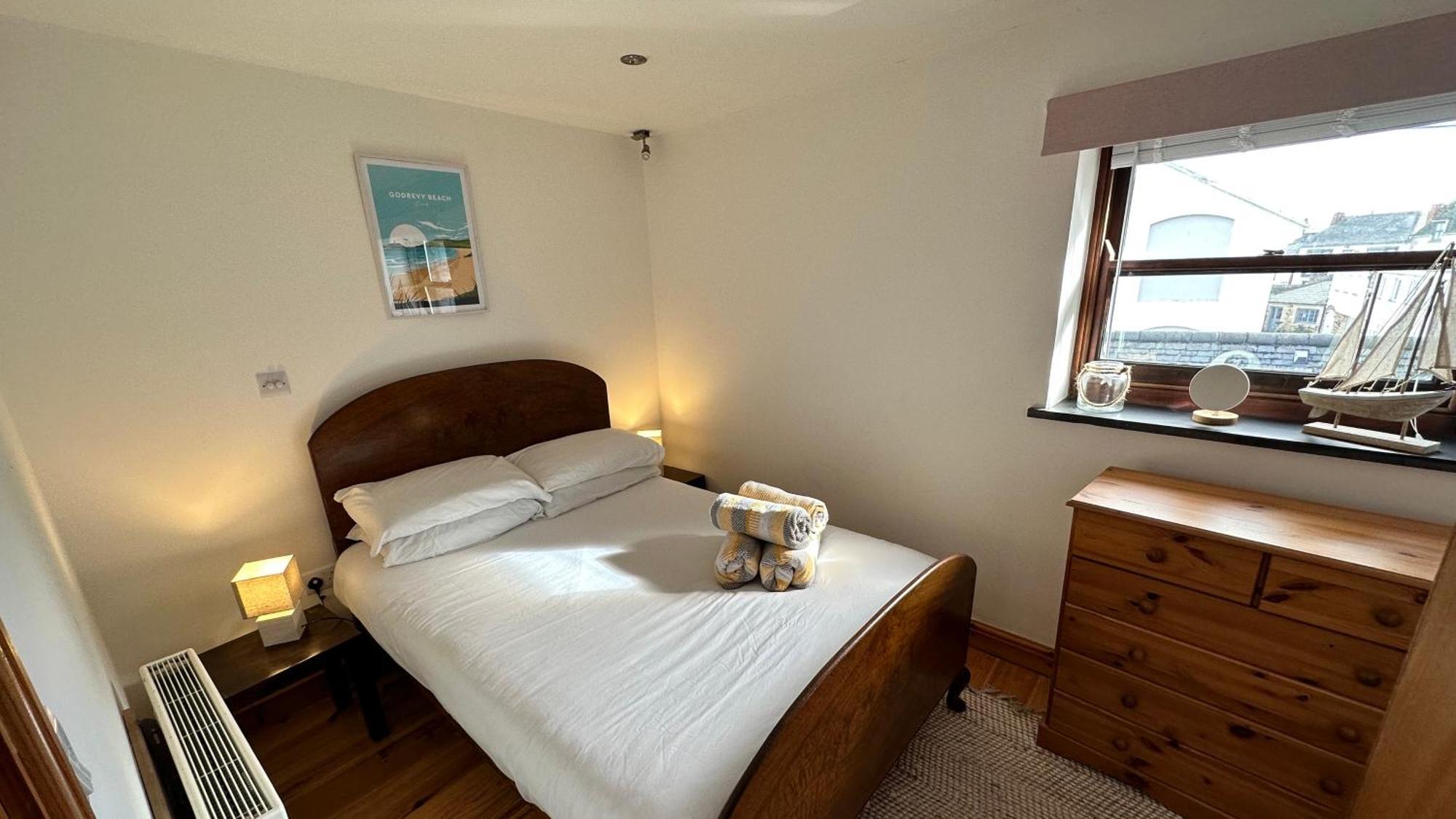 Penthouse 3 - Spacious Harbourside Apartment With Stunning Sea Views 펜젠스 외부 사진